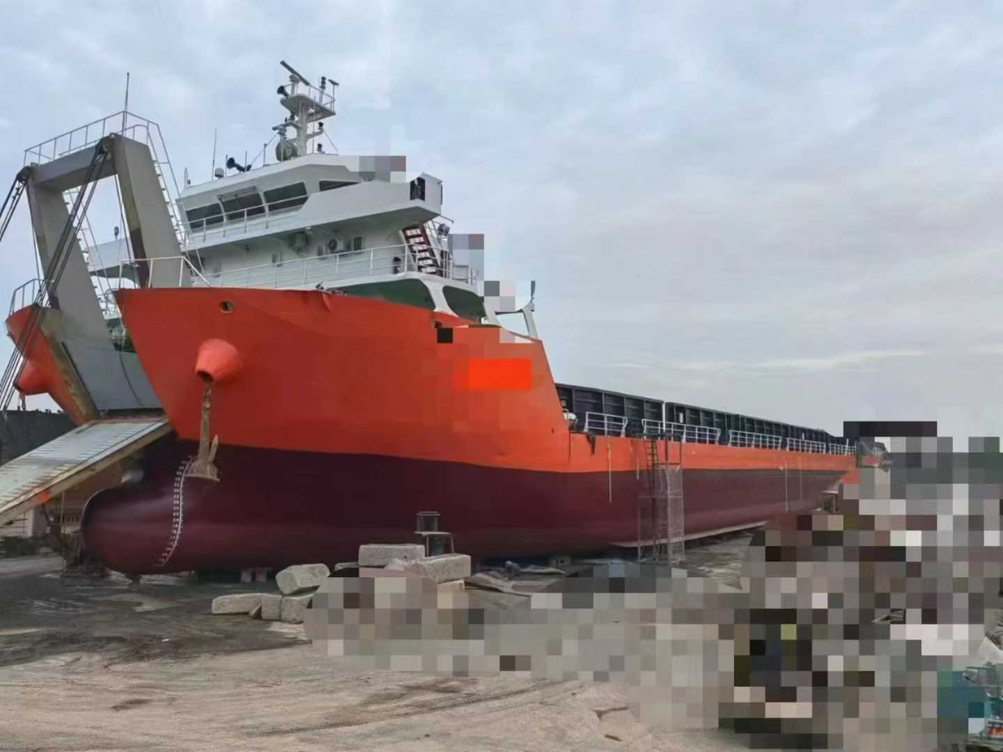 直接出售:6600吨甲板船前驾驶驳船