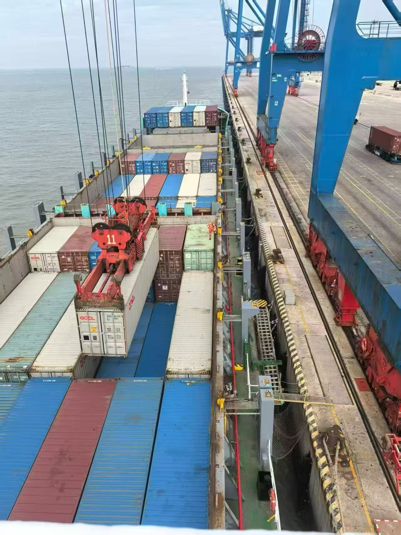 出售：带租约/2008年10300吨浙江造集装箱船（720TEU）