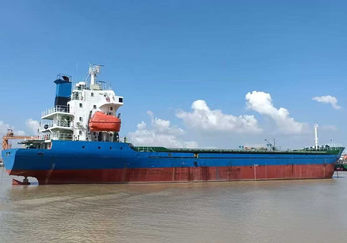 出售：5150吨在航货船 建造年份：2005年