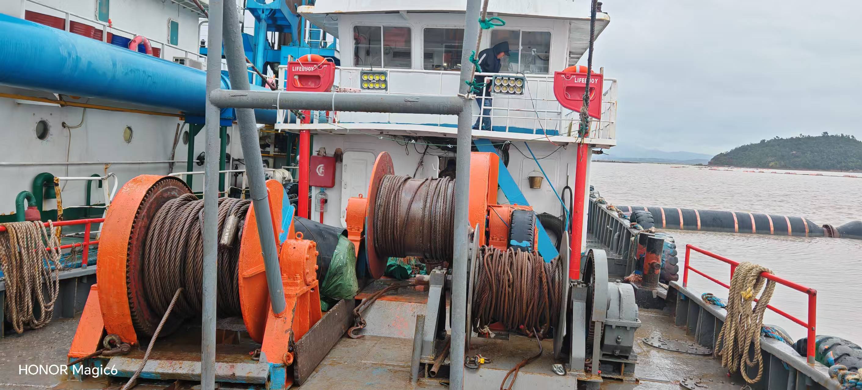 售：2004年沿海1000马力抛锚艇