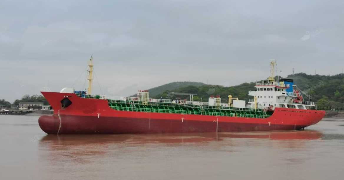 出售2014年11000吨双底双壳油船