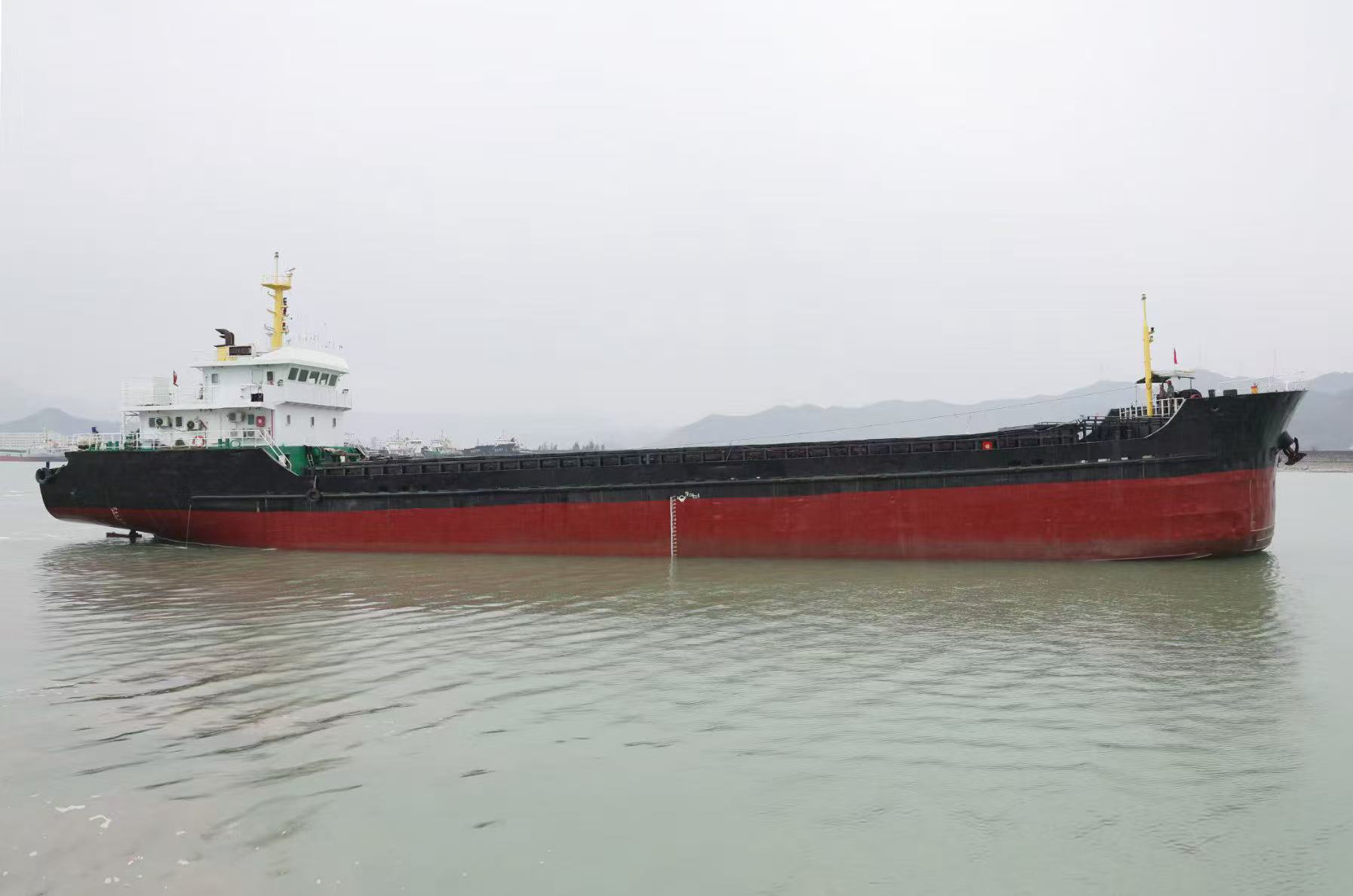 出售：2150吨干货船 建造年份：2015年12月