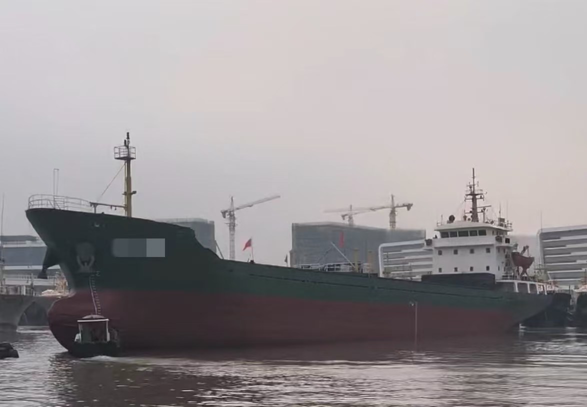 出售：3400吨在航散货船 建造年份：2006年