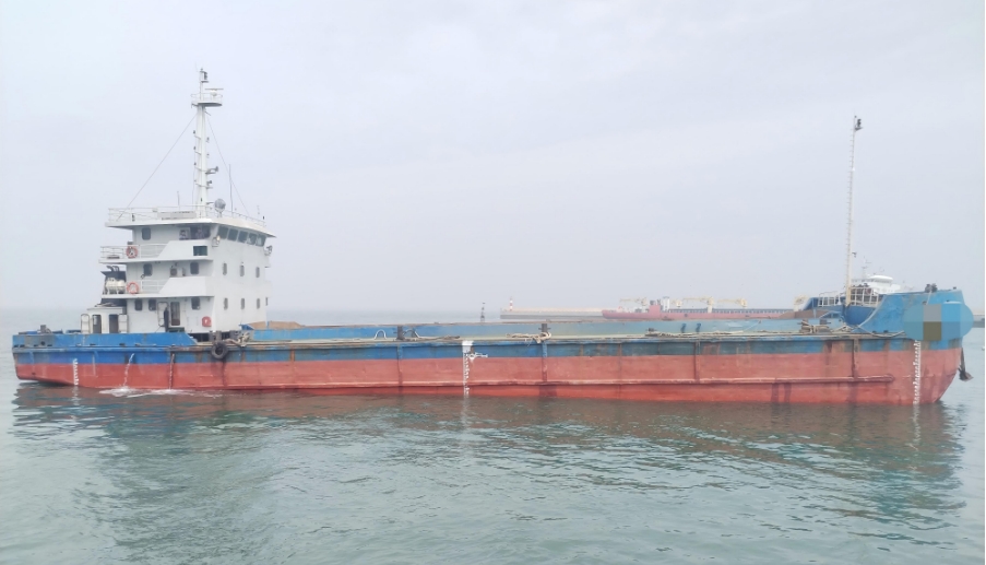 出售1300方开体泥驳船 价格-180w