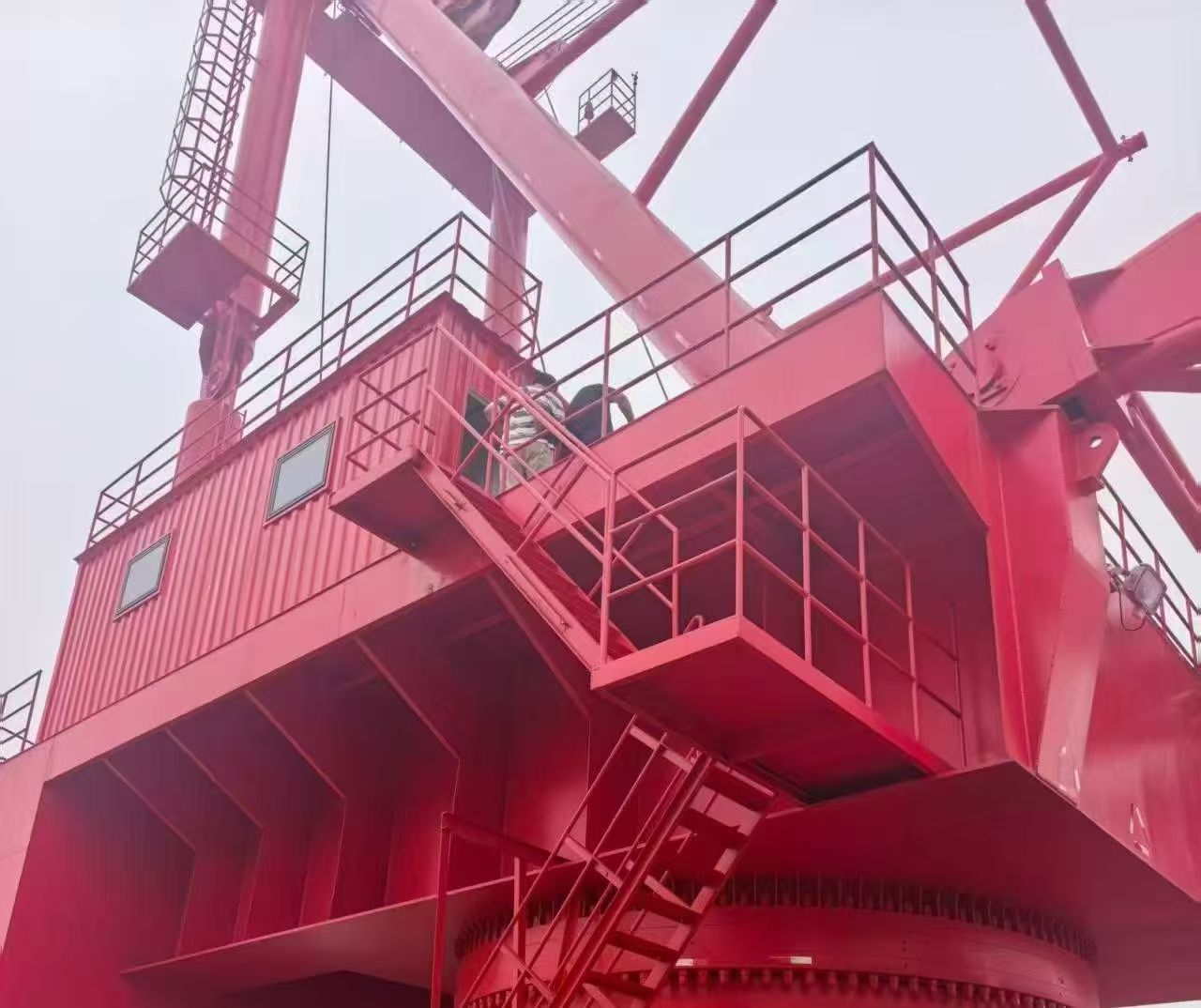 出售200吨自航全回转起重船