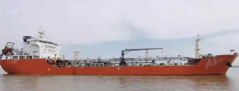 出售6100吨   油船