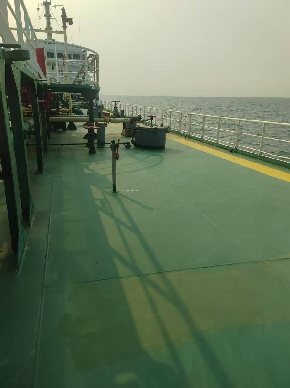 出售：7000吨油船（闪点< 60‘C) 建造年份：2006年10月