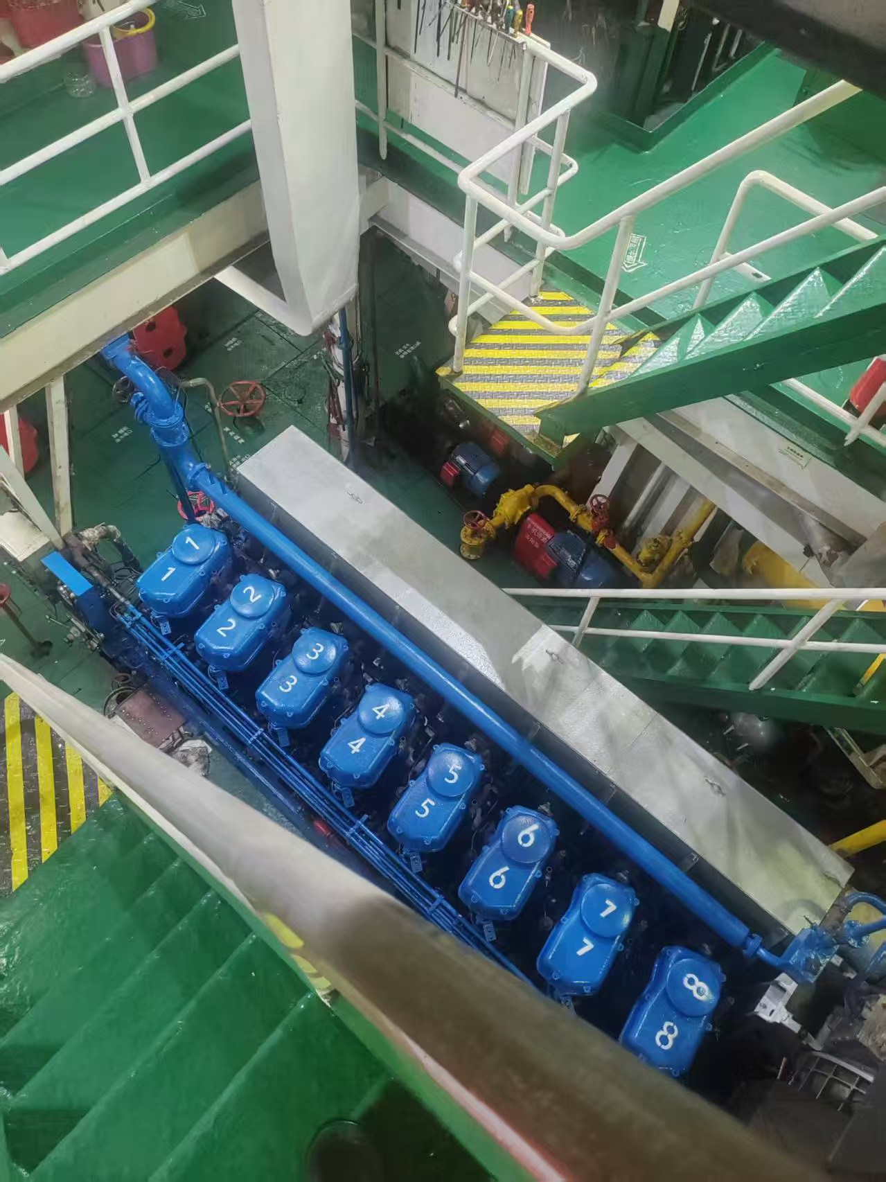 出售：7000吨油船（闪点< 60‘C) 建造年份：2006年10月