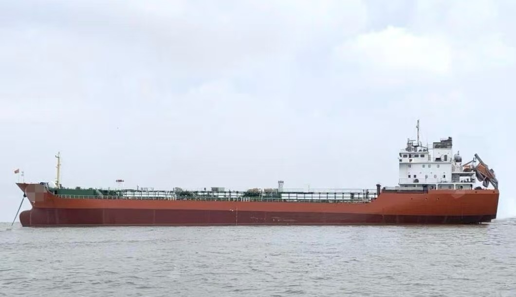 出售10220吨油船出售10220吨油船