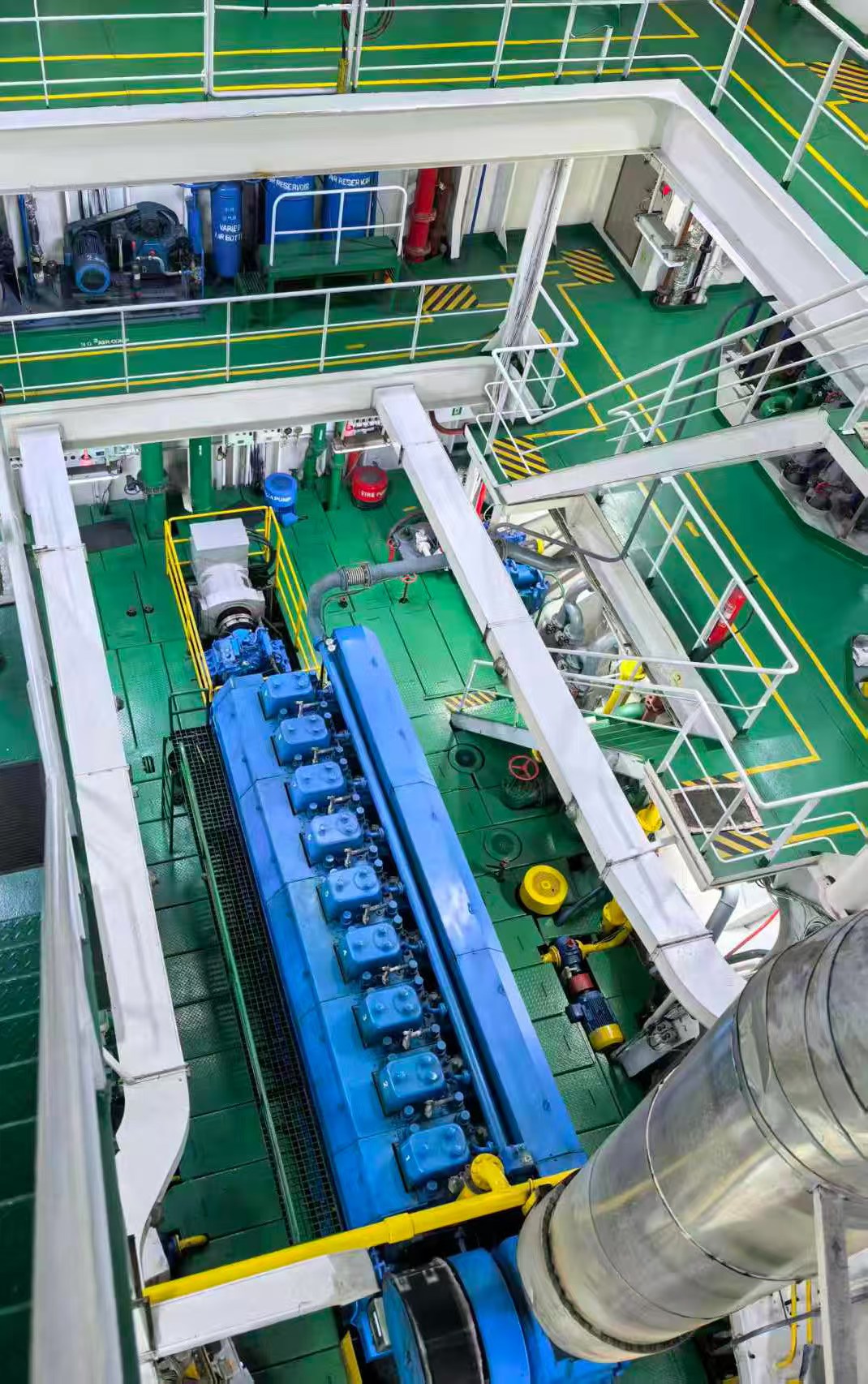 出售：23850吨集装箱船 装载标箱：1354TEU