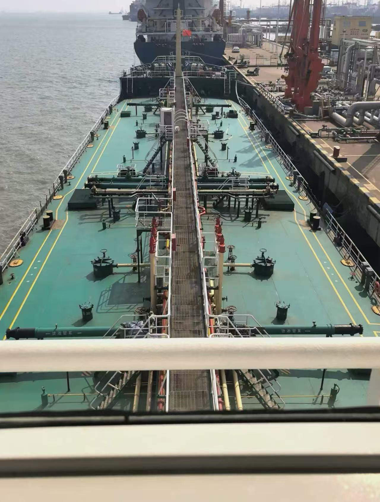 出售11000吨双壳油船（闪点< 60‘C) 建造年份：2012年