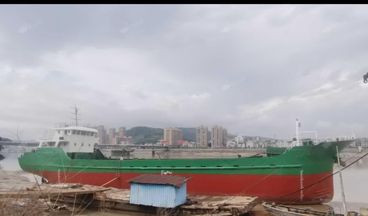 出售1250吨货船