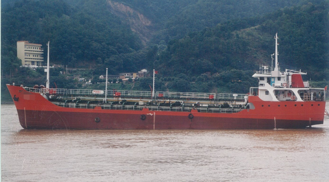 出售1500吨 化学品油船