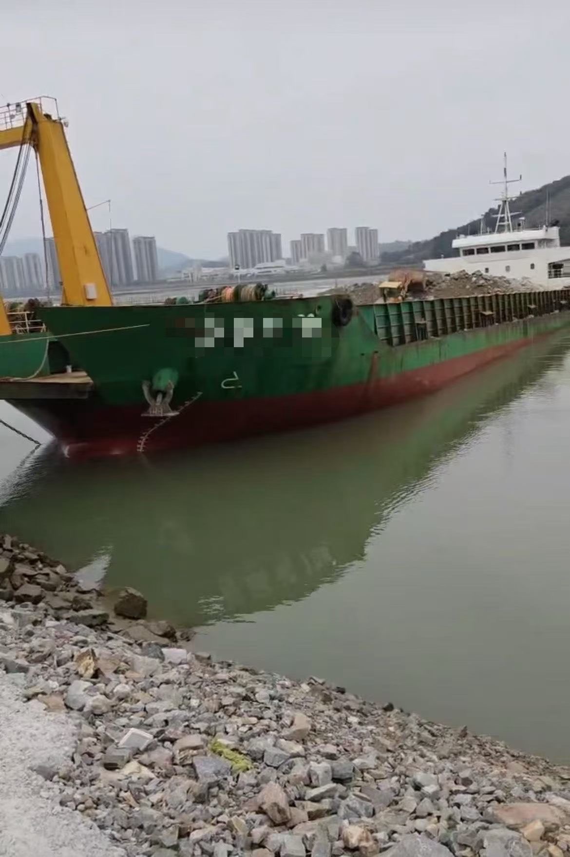 售4500吨甲板驳船2012年台州造