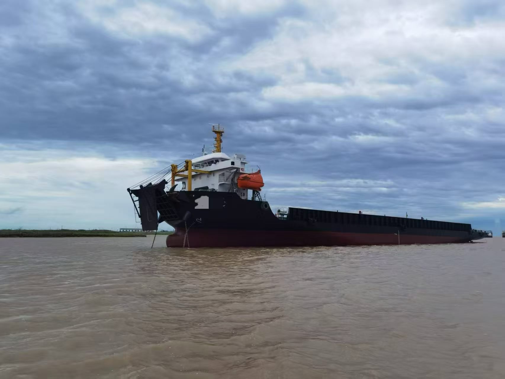 出售5000吨2016年前驾甲板船