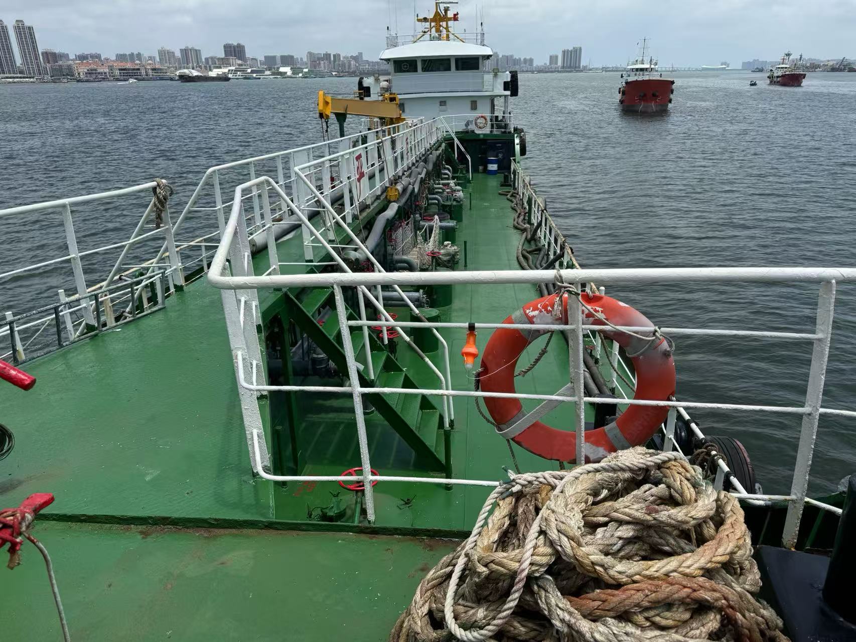 出售：1000吨双壳沿海油船