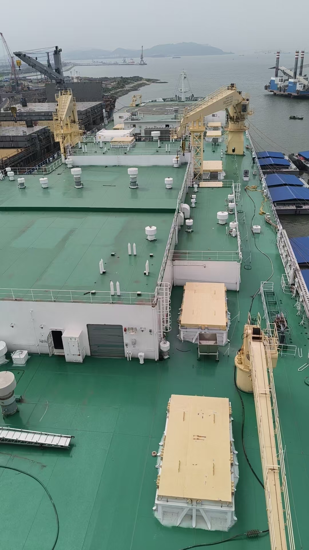 出售大型新建的海工养殖船（10万吨）