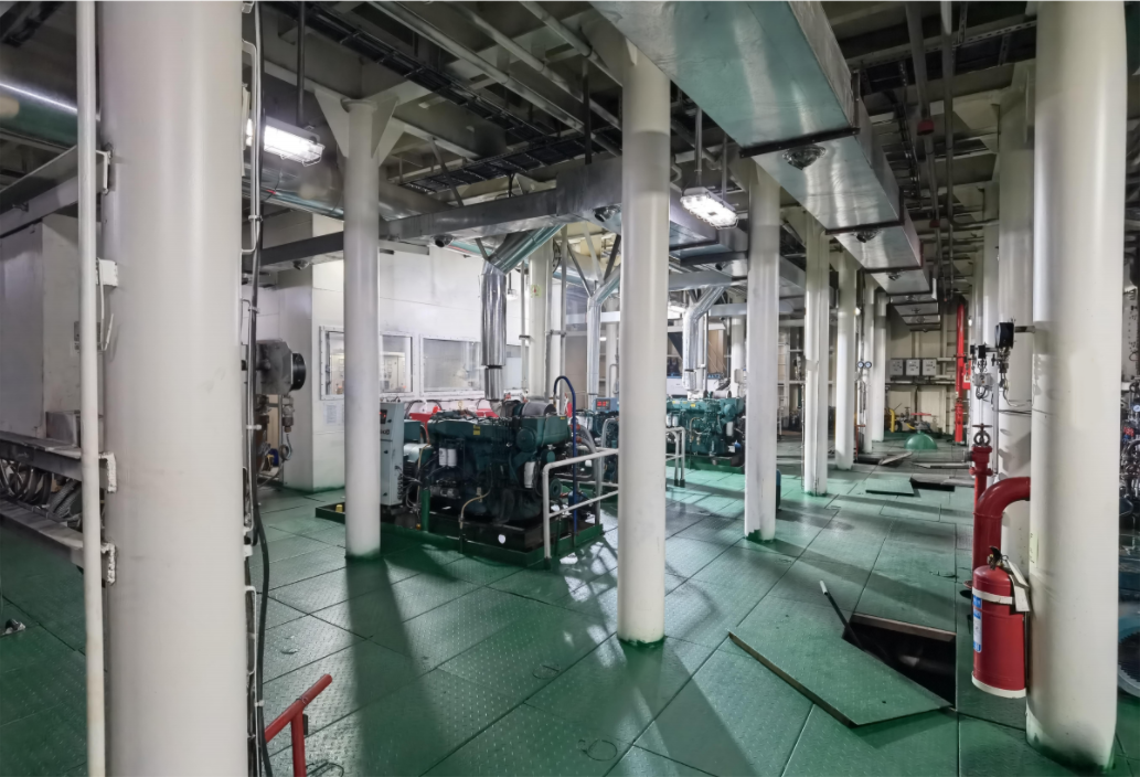 6500吨 前跳前驾甲板货船 双层底 国内ZC检验 出售2022年