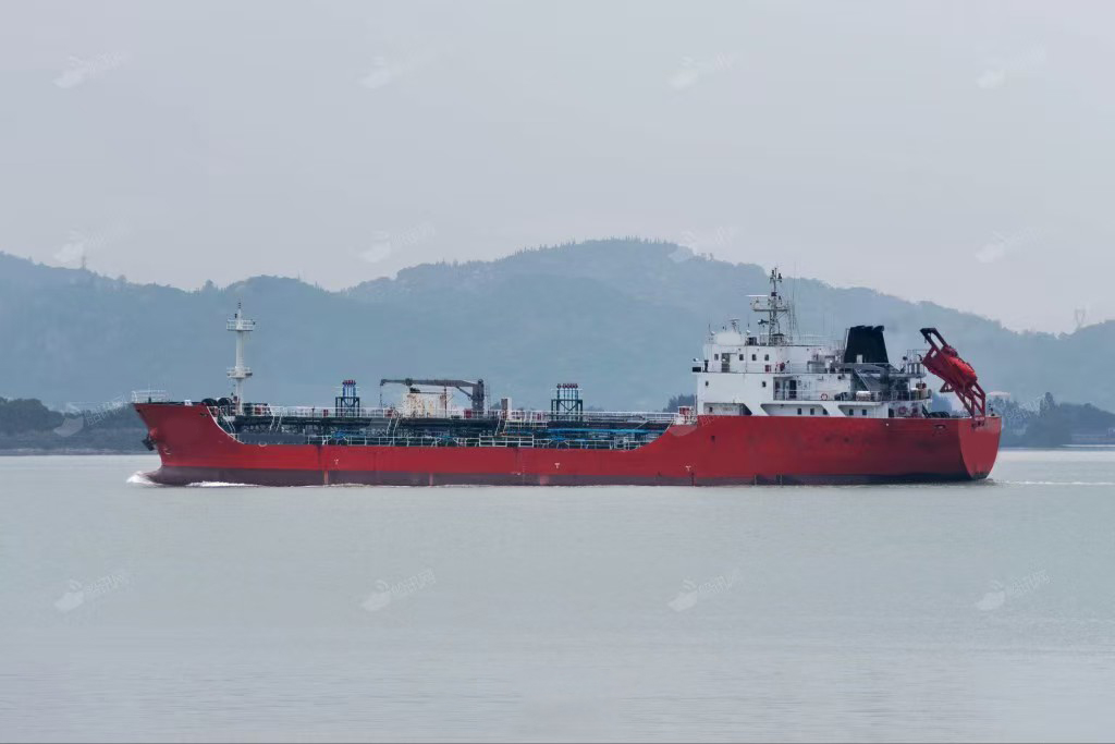 2400吨 油化船 货仓为不锈钢材质  国内CCS检验 出售2007年造
