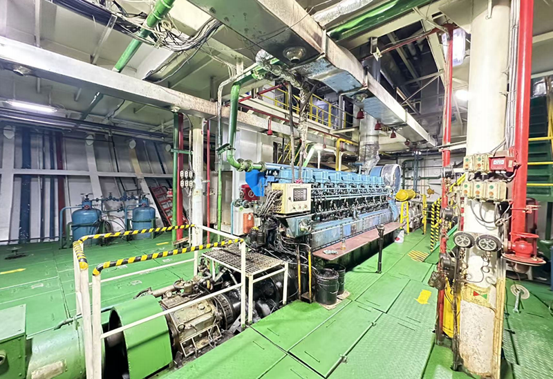 12000吨 散货船 艏侧推 双底 国内ZC检验 出售2022年造
