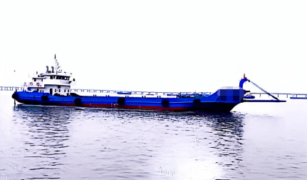 售2020吨带跳板驳船560T