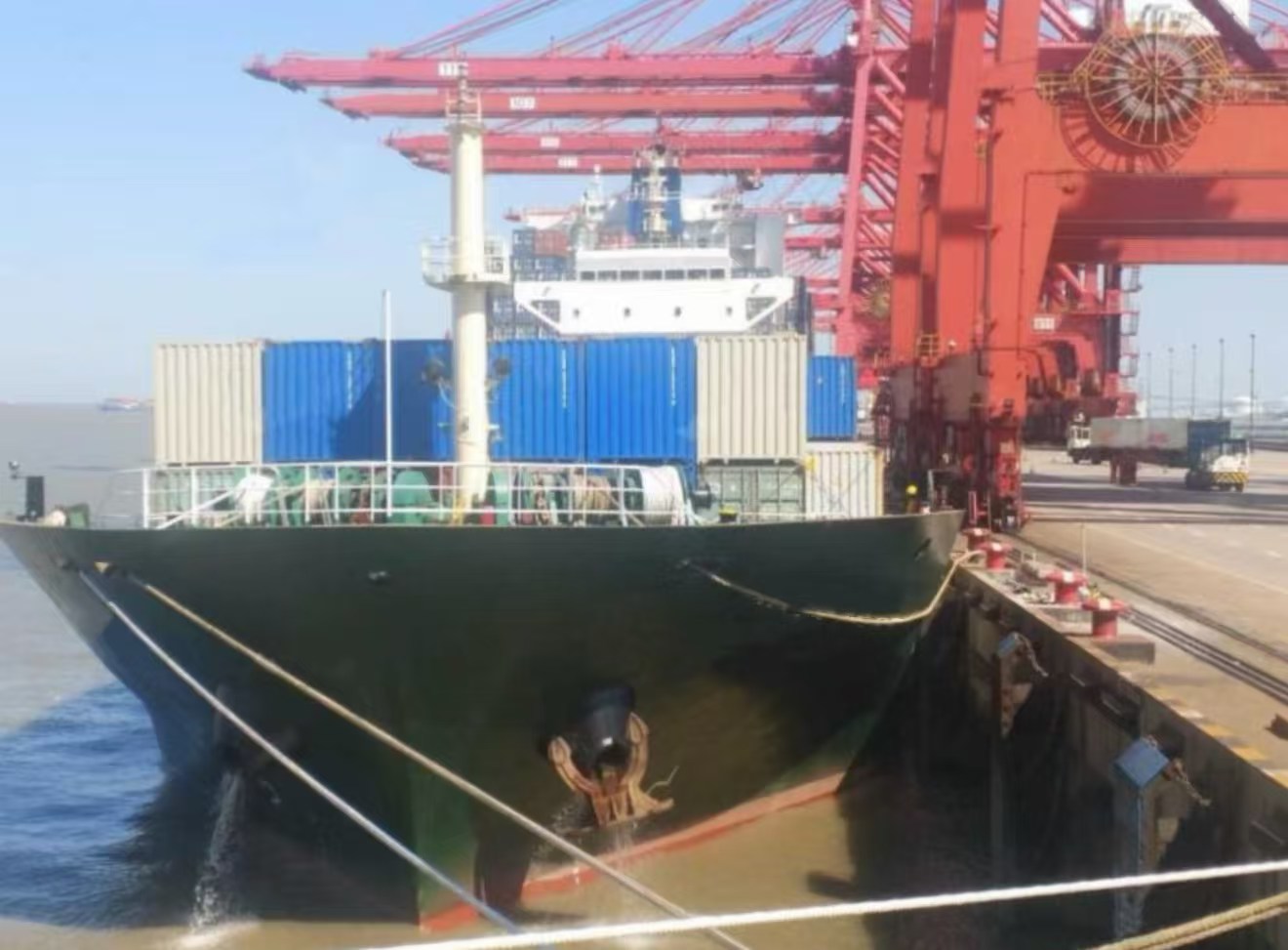 出售：15800DWT 集装箱船 总箱位：893TEU