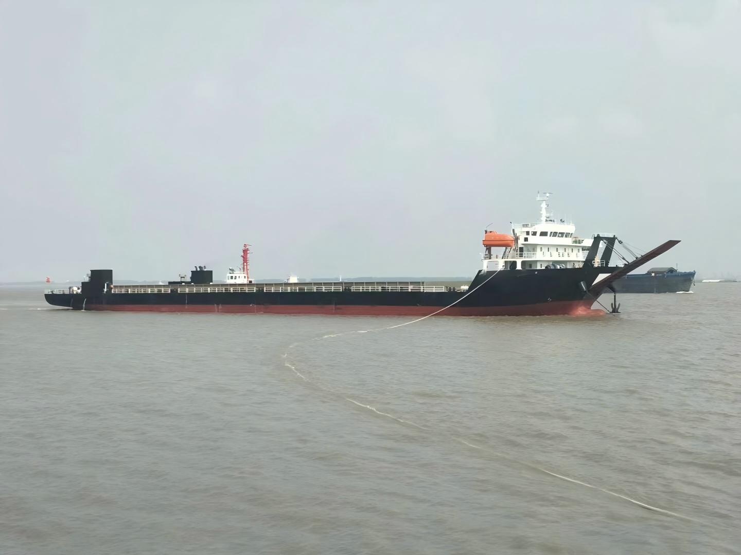 14000t自航甲板驳，ZC，前驾