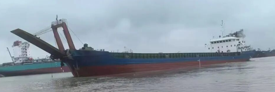 3000吨 18.5米宽 后驾前跳甲板货船 国内ZC检验 出售2009年造