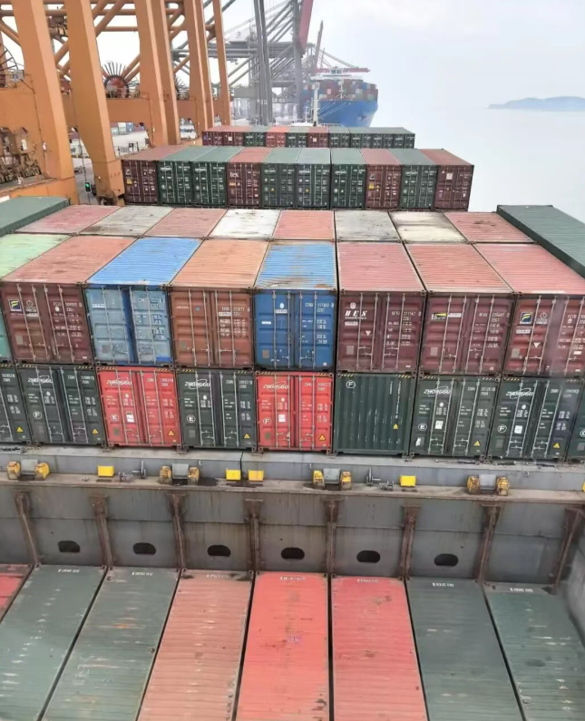 出售2021年25000吨（1500TEU)集装箱船船舶